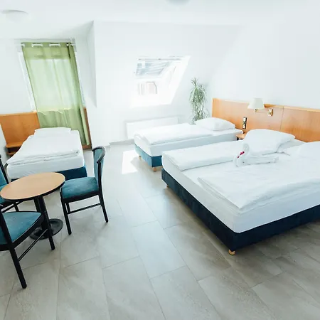 Heilbronner Am Schoenen Theater 3* Heilbronn