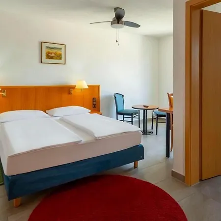 بيت ضيافة Heilbronner Am Schoenen Theater 3*